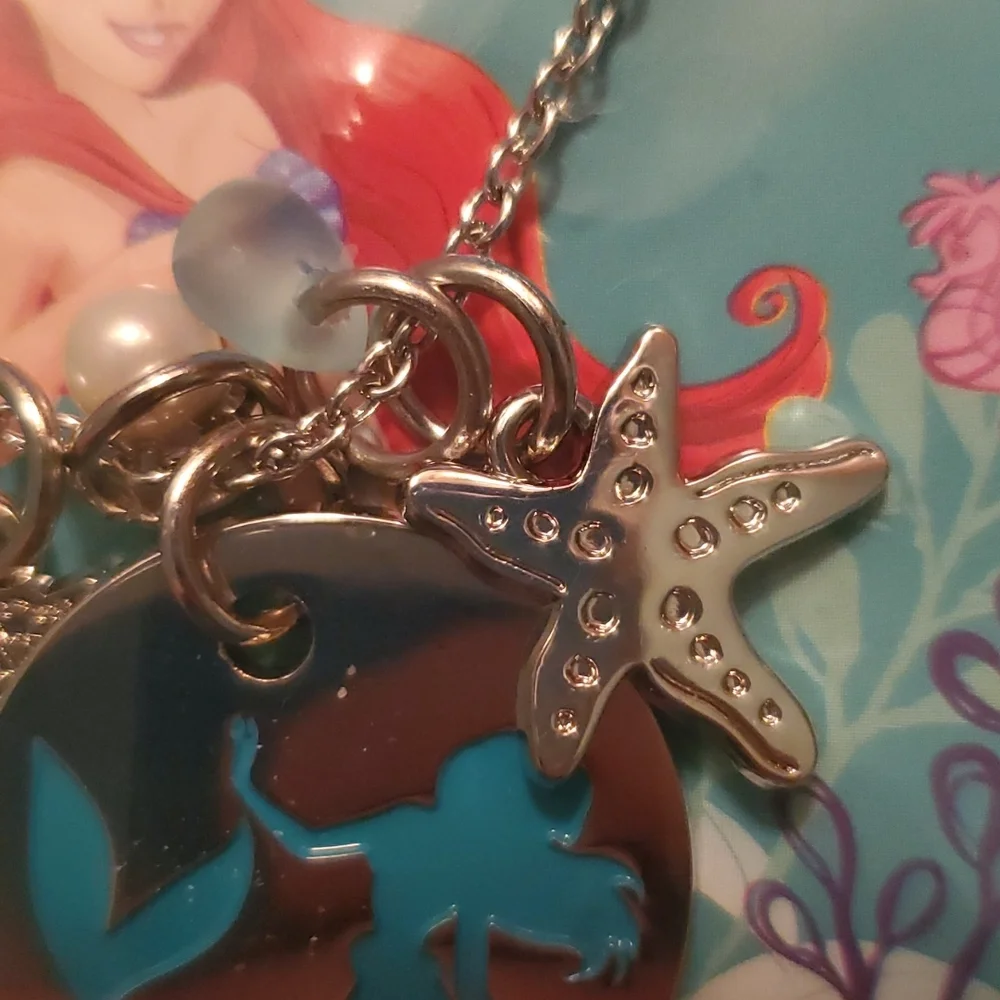 Disney NWT‎ The Little Mermaid charm necklace
